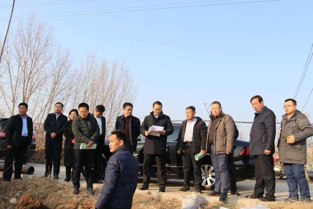 随后,郭玉章一行又到街道告老庄村,东宋村,西宋村进行了实地查看,详细