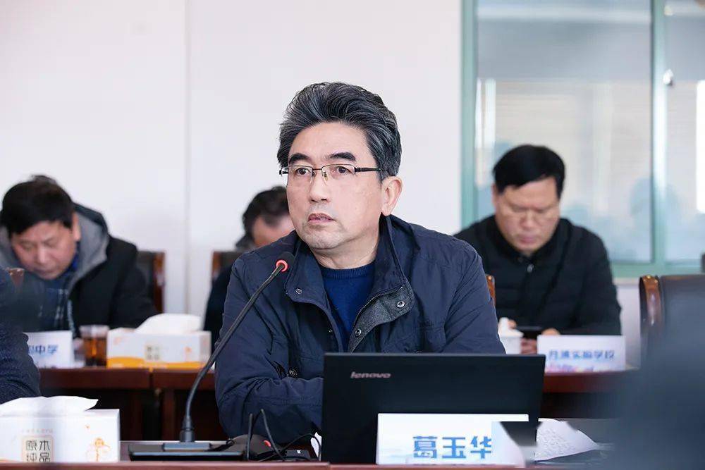 校园风高考英语首考冲刺倒计时这所学校的高三英语课