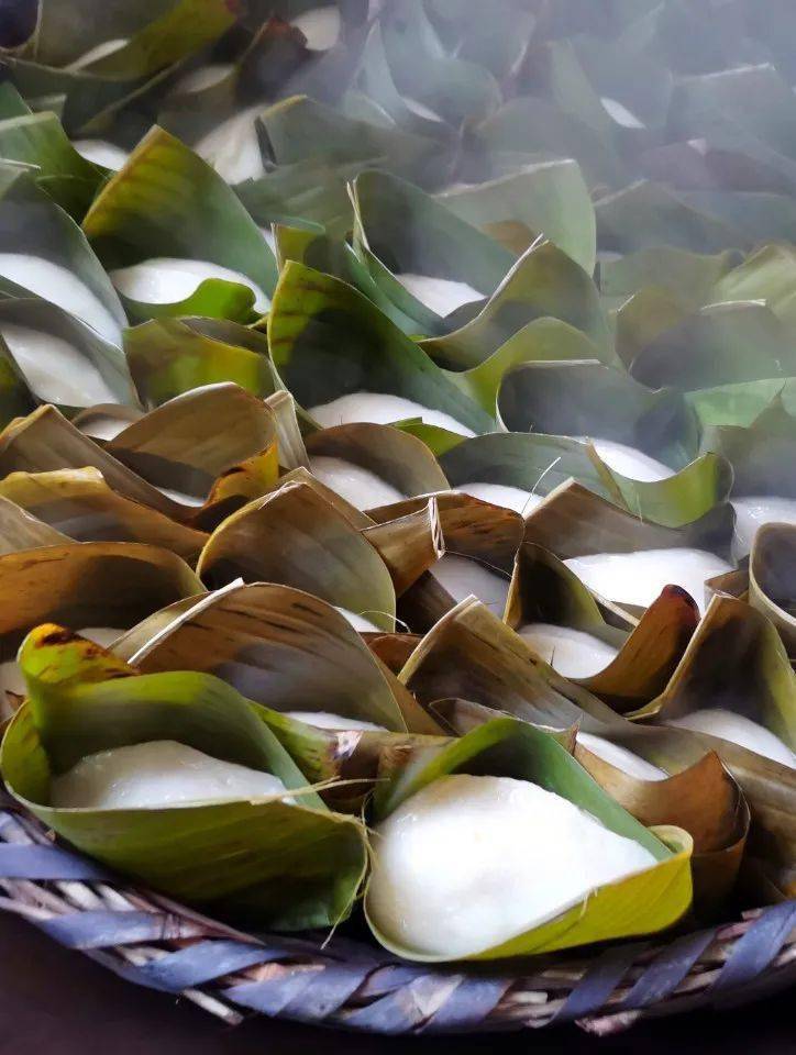 事动手制作萝卜粄大人小孩围在一起但屋内却热闹不已室外寒风凛凛洗菜