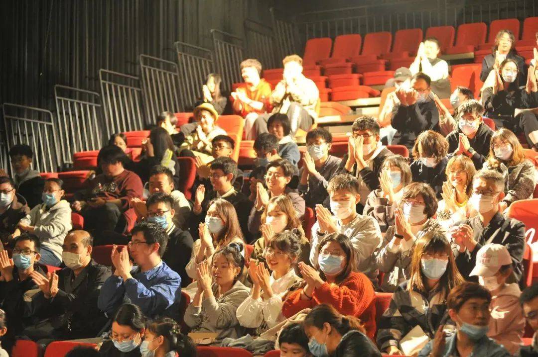 开心麻花心灵魔术来袭一场不可思议的表演即将上演