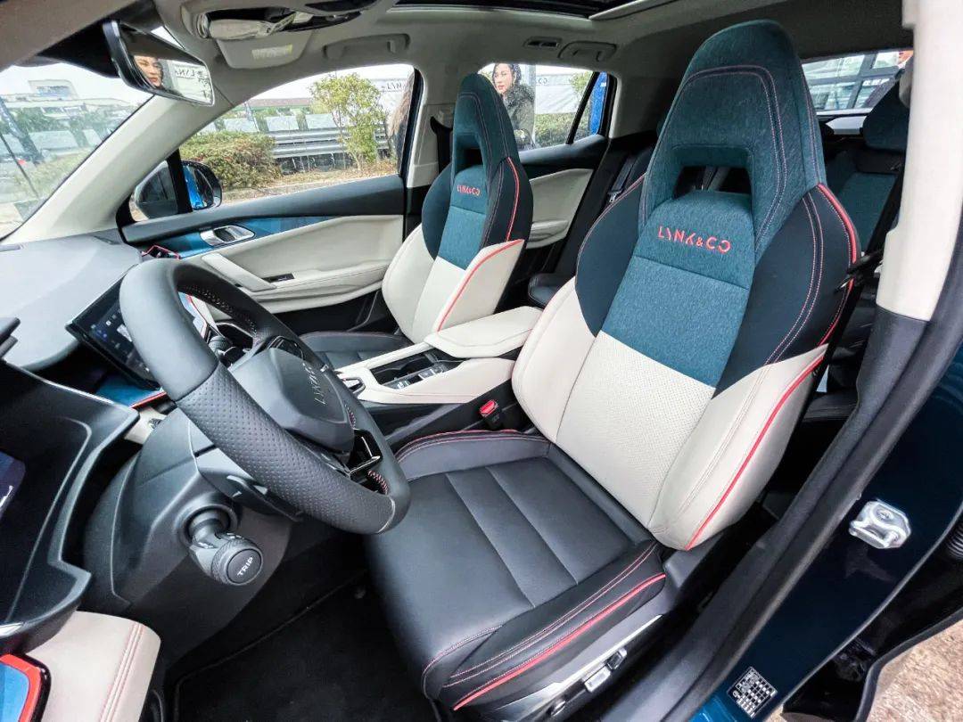 领克06我虽小但我有高超的技巧