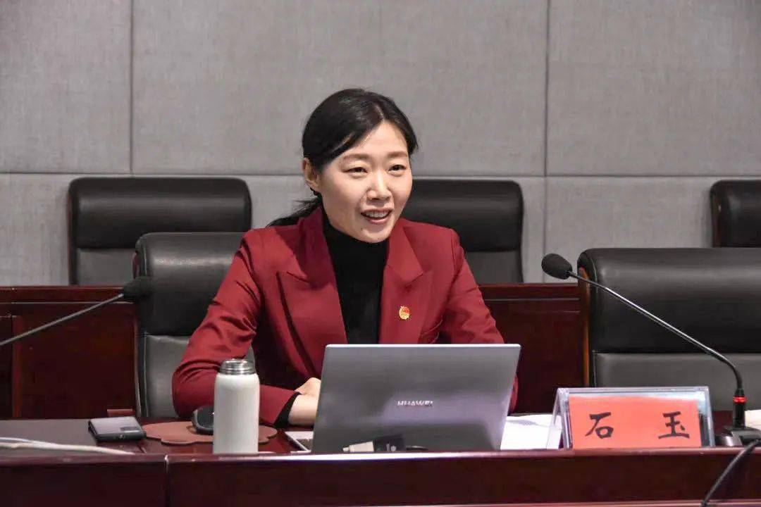 石玉深入青年学生群体宣讲党的十九届五中全会精神