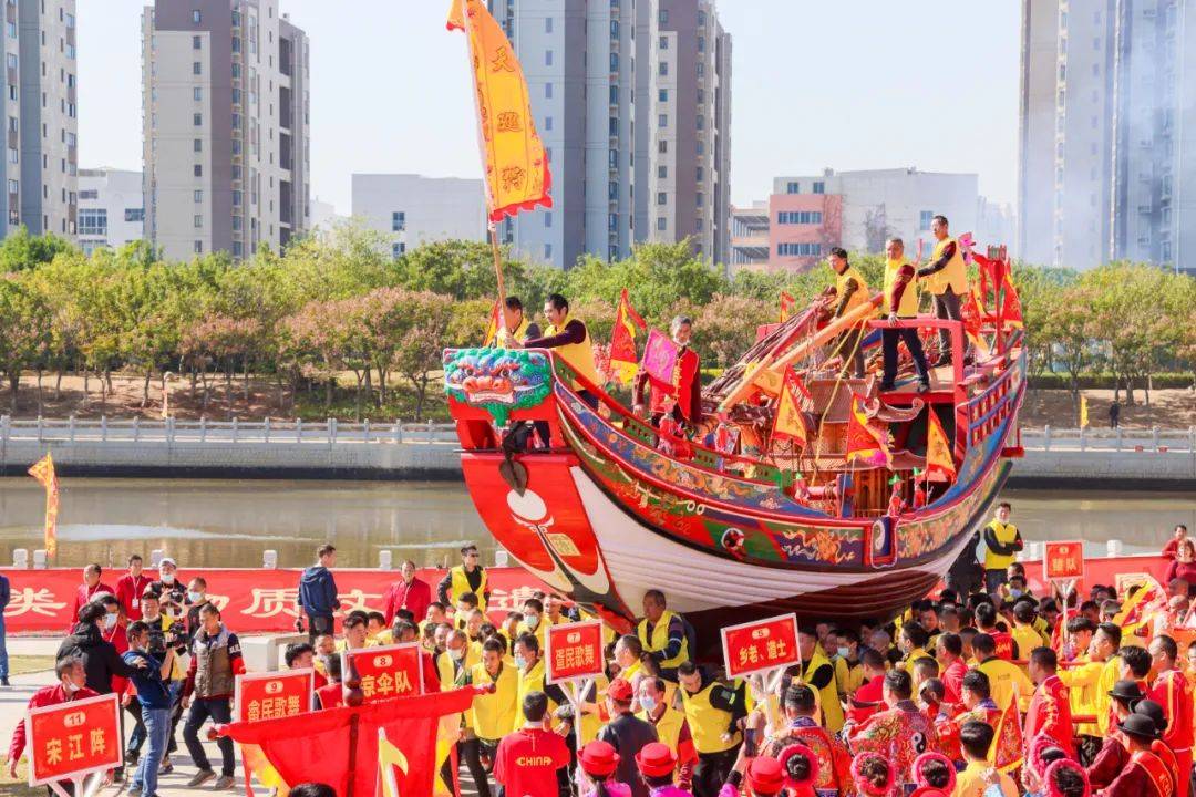 火爆同安!超大场面的"送王船"来啦!现场万人空巷,锣鼓喧天