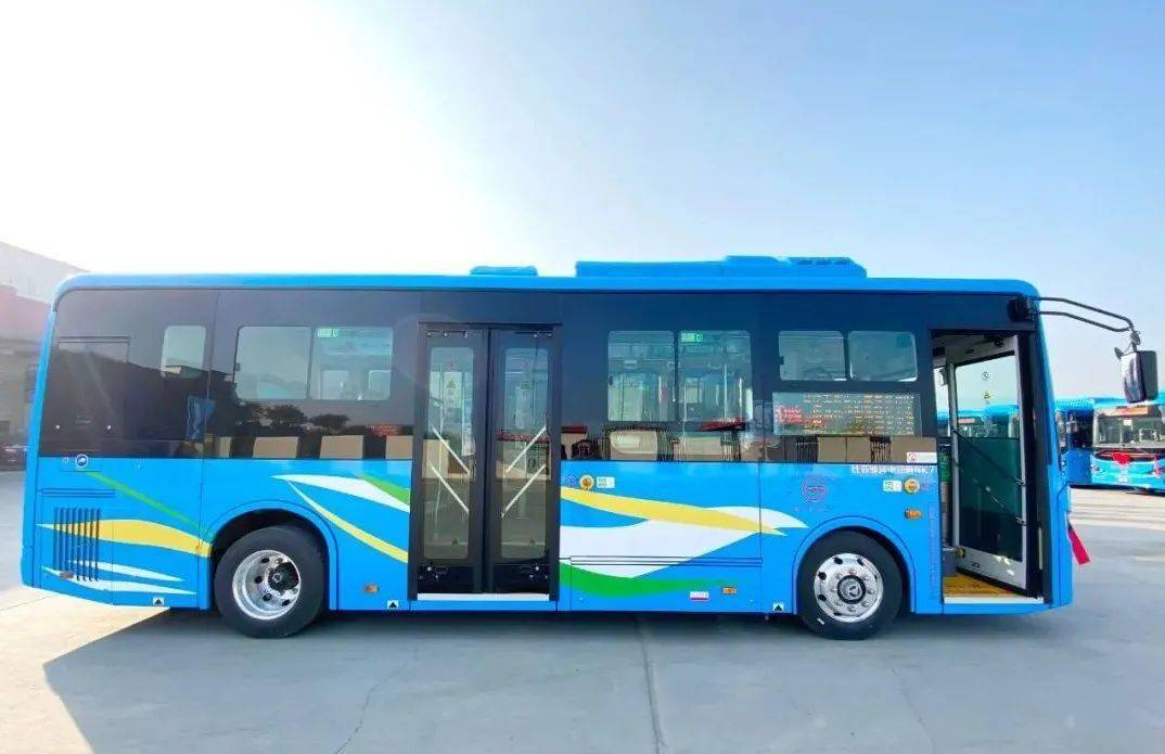 韶关36台纯电动公交车亮相即日起陆续投入试运行