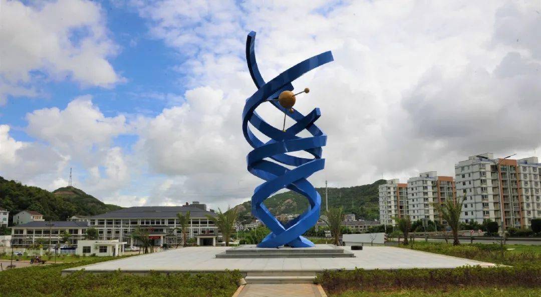 旅游体育局组织专家评定验收,于今天发布公示,认为三门县健跳镇达到