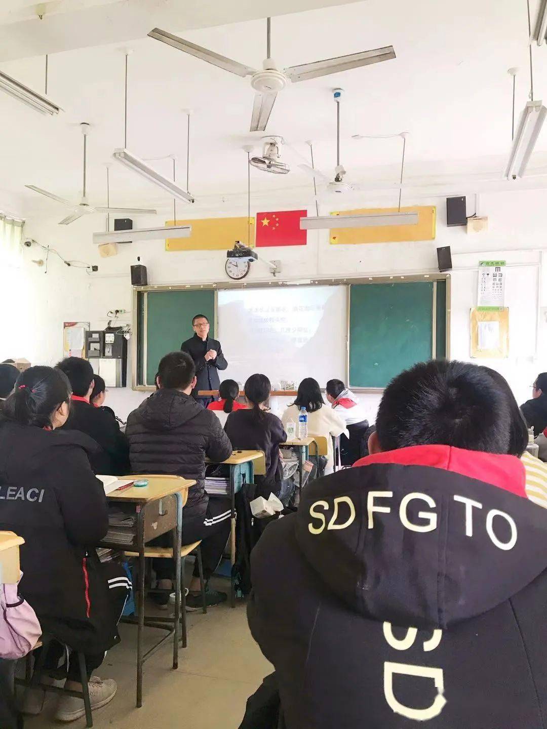 智慧阅读莆田第二十五中学举行汤黎园名师工作室智慧阅读展示活动