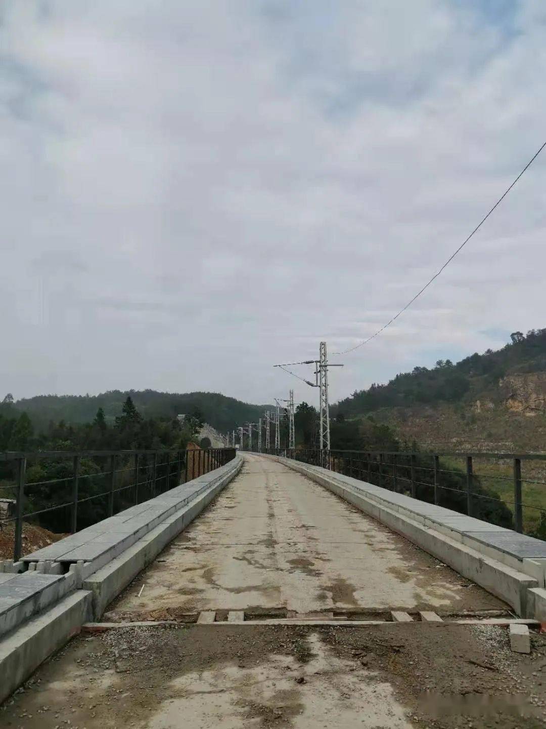 【见闻】实拍永安麻岭隧道,这是兴泉铁路我们永安段的一部分~_手机