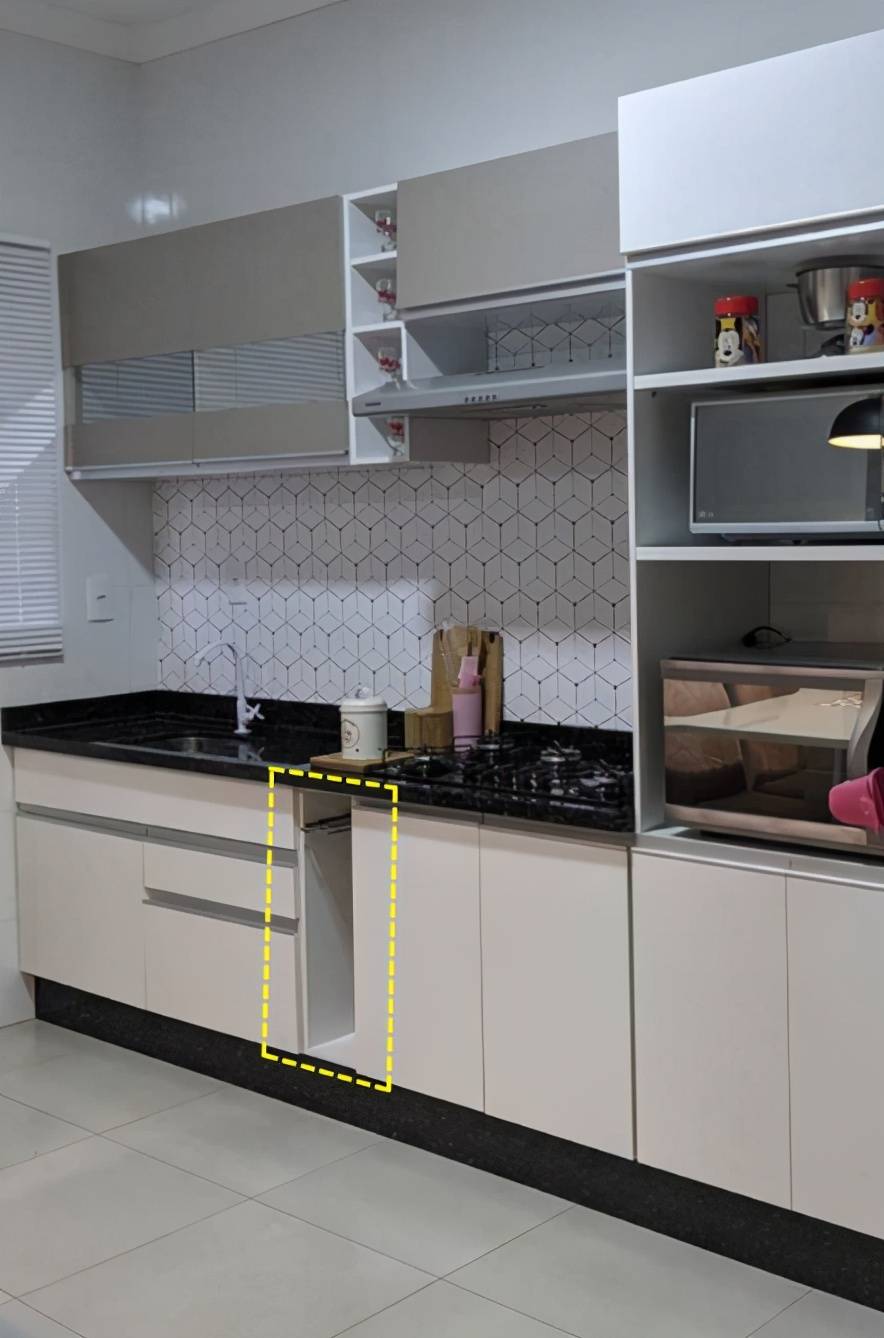 厨房东西不够放?水槽和燃气灶之间留10公分,太多好处想不到