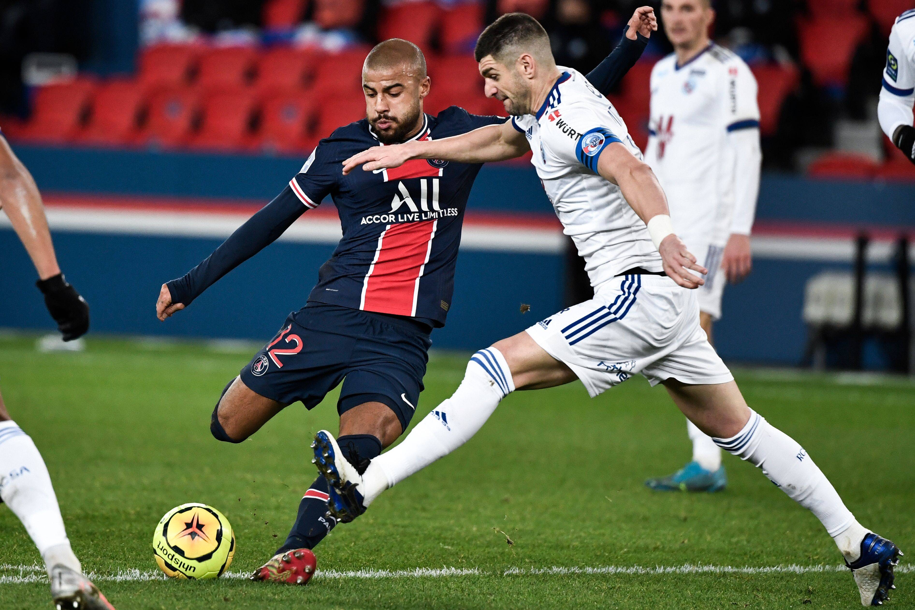 足球——法甲:巴黎圣日耳曼胜斯特拉斯堡