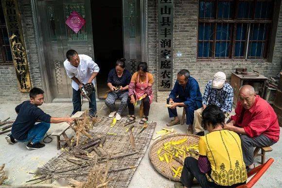 网络展览重庆市脱贫攻坚摄影作品选十六