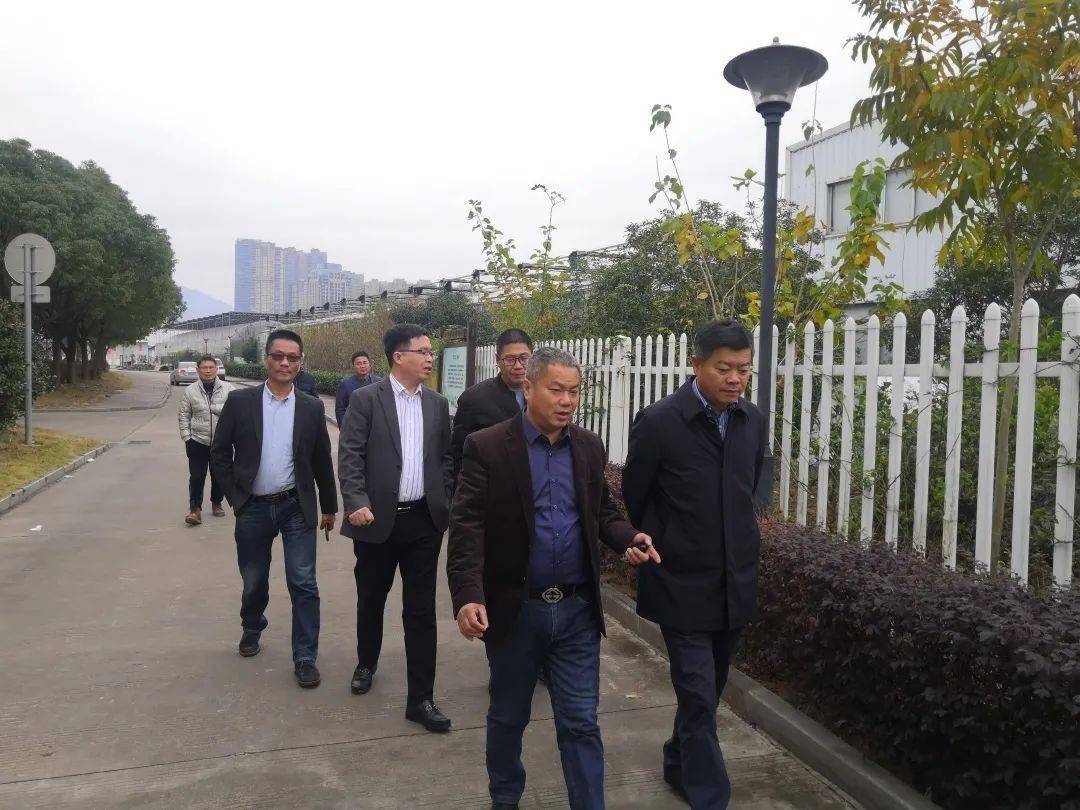农学快讯台州花木城董事长周万春一行来校交流