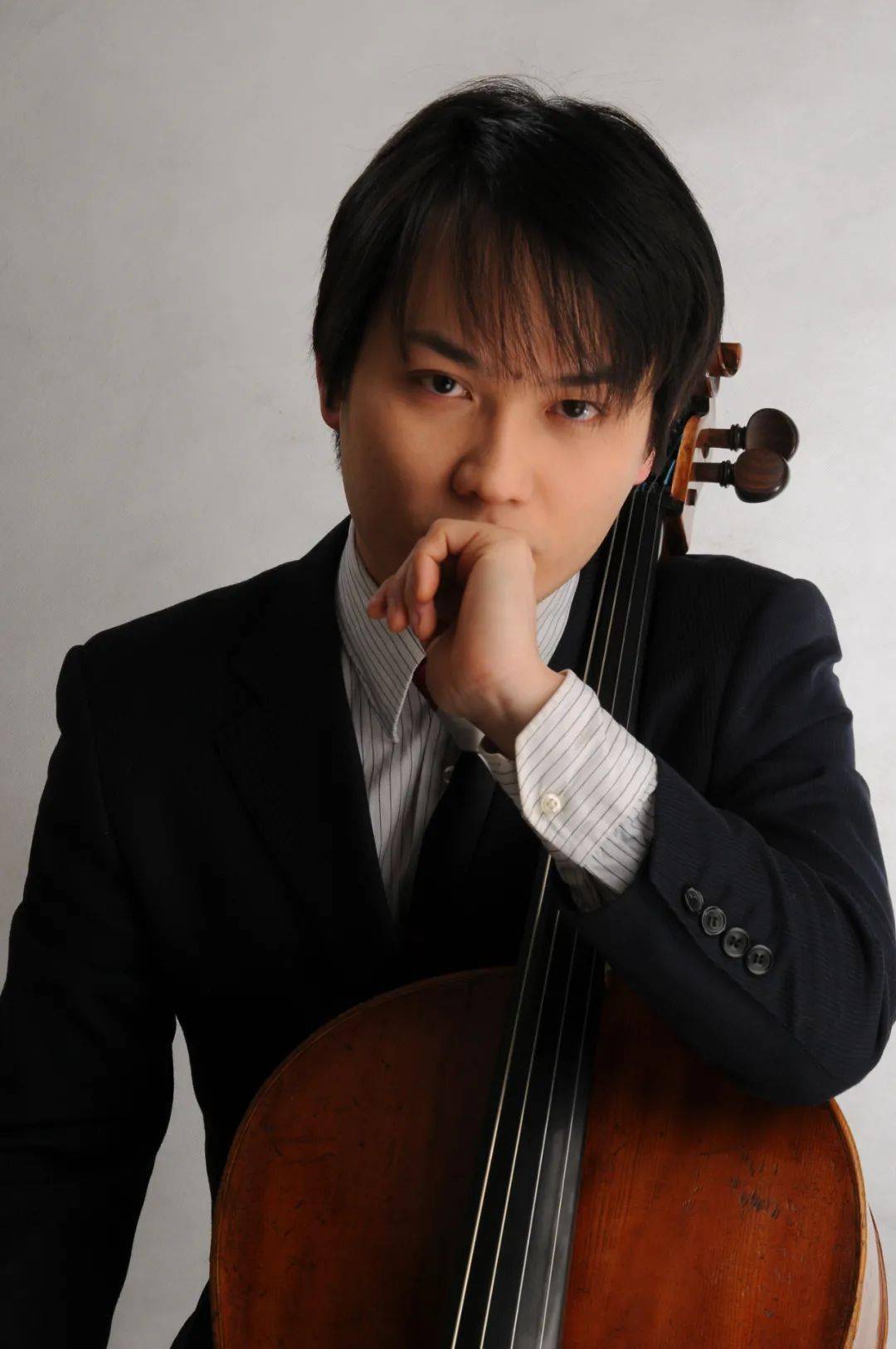 黄蒙拉当代最活跃的小提琴家之一