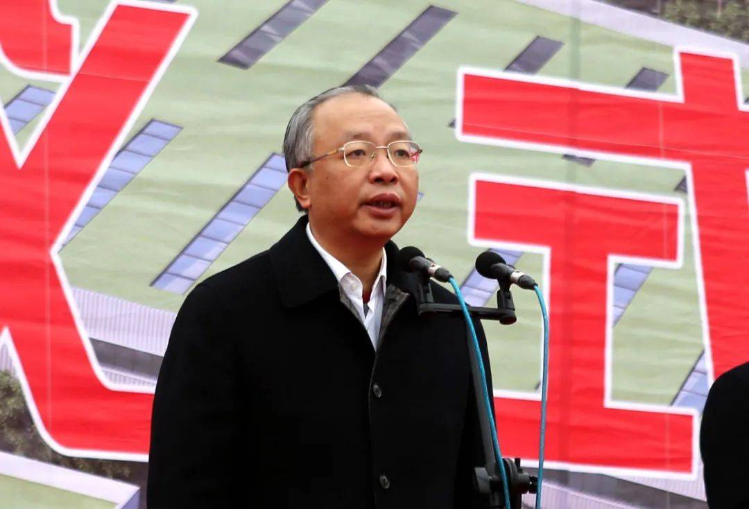 开工仪式上,县委书记张学锋宣布:云阳县新型绿色环保装配式建筑生产