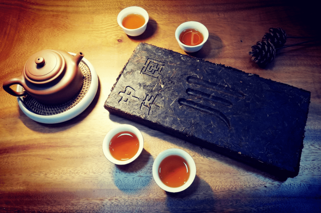 湖北省捐赠蒙古国的三万片川字牌青砖茶顺利发车
