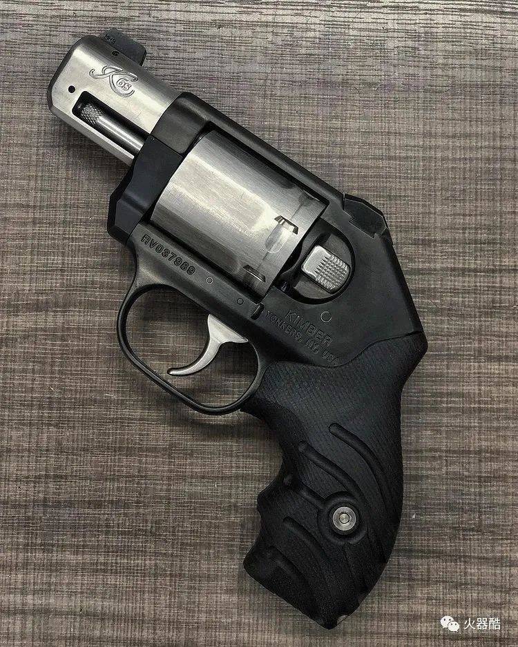 转轮手枪美图一脸憨厚满满安全感的胖大叔