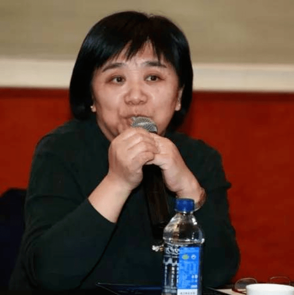许二赫主任医师线上线下的与会专家对此提出建设性的意见和建议,表达