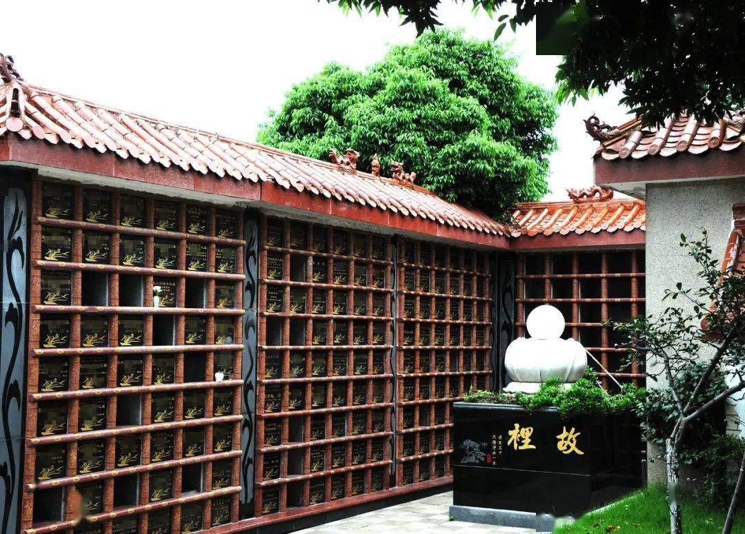 落花世界静美成都市院山公墓掠影