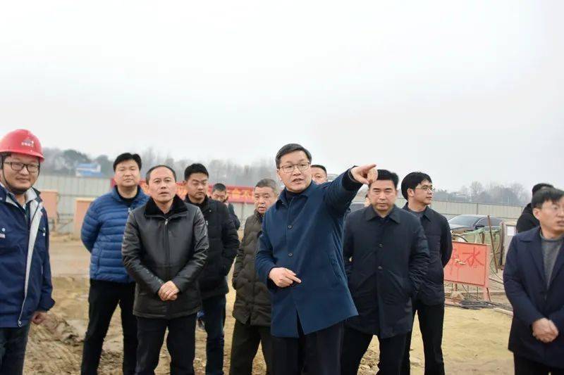 梅耐雪督导重点工程和经开区环境大整治工作