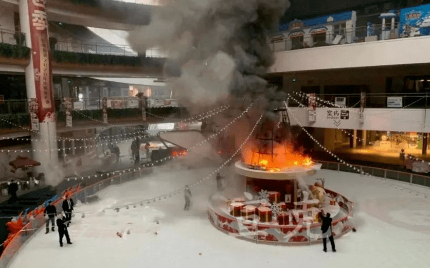 池州铜锣湾商场火灾图片