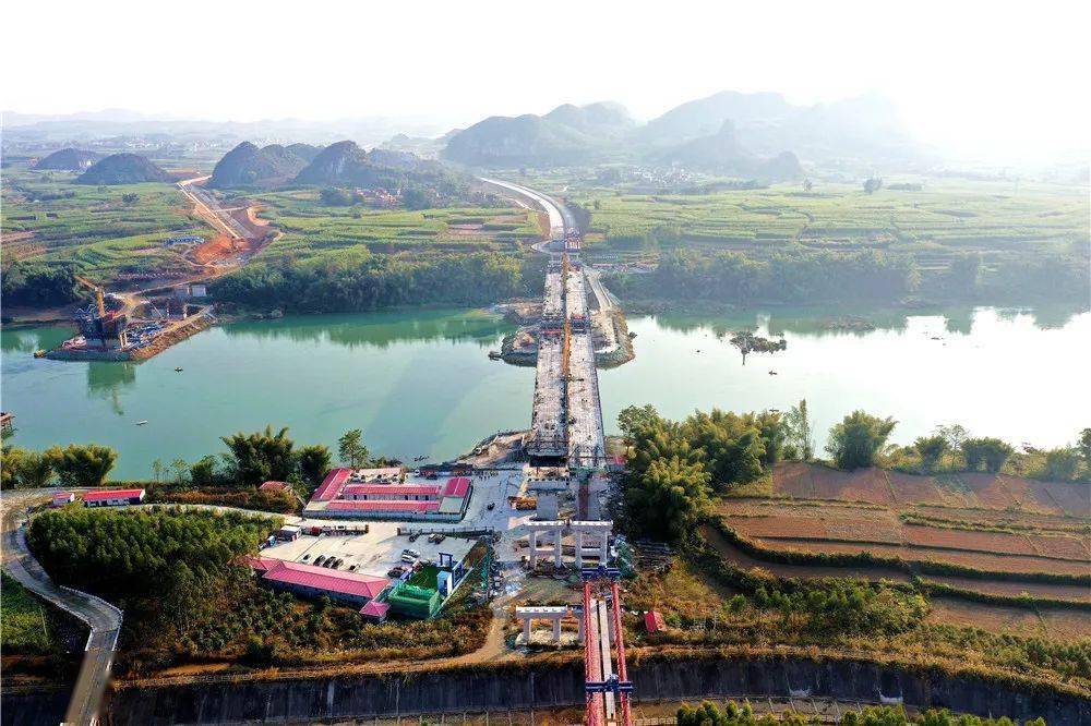 【视频 】重磅!新柳南高速龙马红水河特大桥右幅主桥顺利合龙