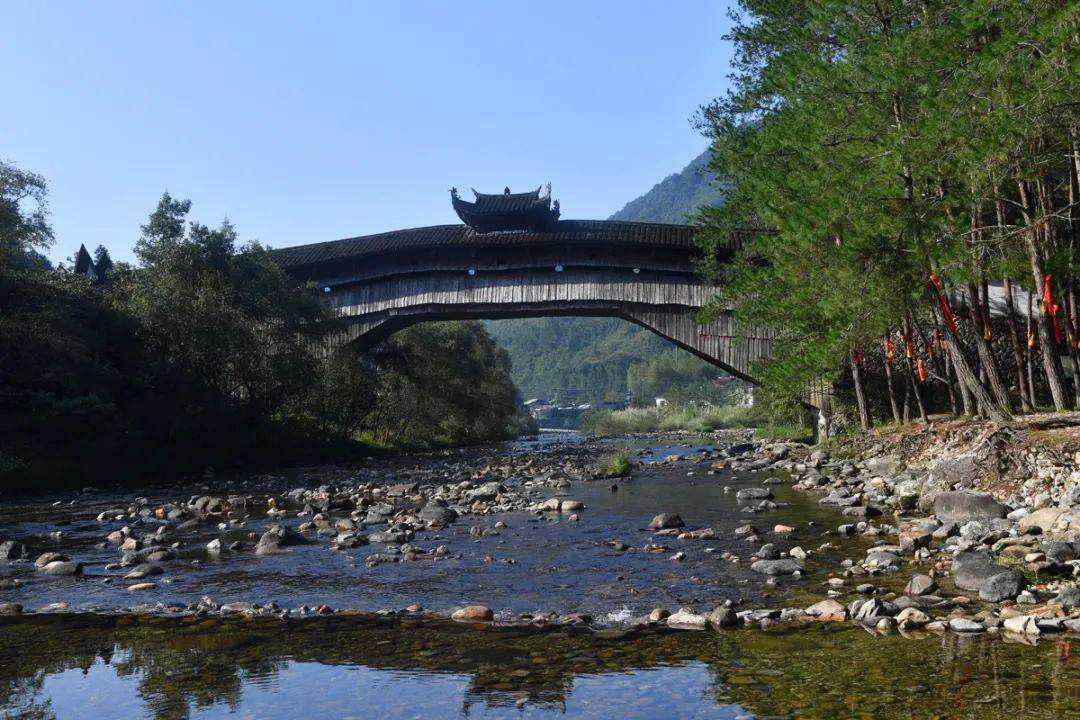 各式廊橋包括石拱廊橋,木平梁廊橋,伸臂疊梁