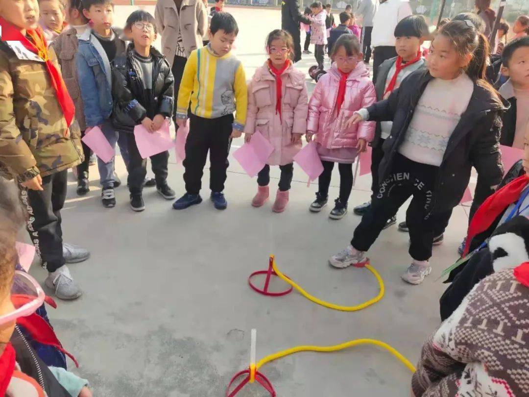 流动少年宫走进嵊州市双塔小学12月25日下午,2020年"真善美"种子工程