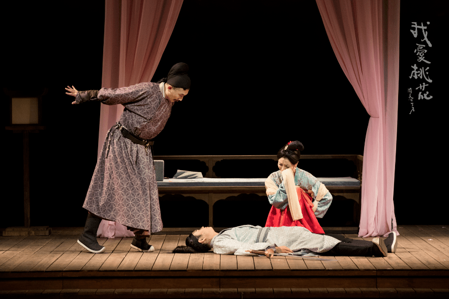 演出预告丨张国立执导,邹静之编剧,张铁林主演·话剧《我爱桃花》