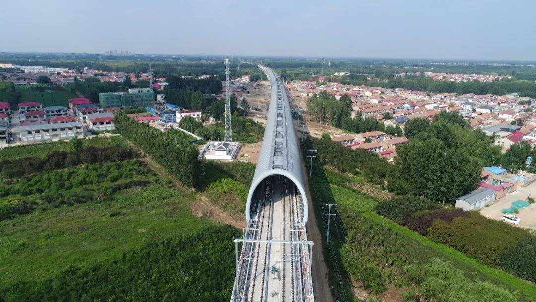 鞍钢集团力挺京雄城际铁路全线通车