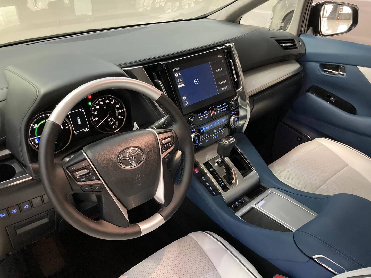 2020款丰田埃尔法最新优惠报价天津港现车