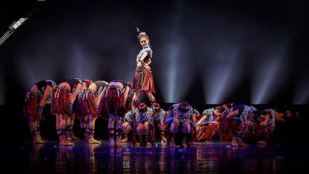 舞影图集西南民族大学艺术学院舞蹈系2017级专业毕业汇报