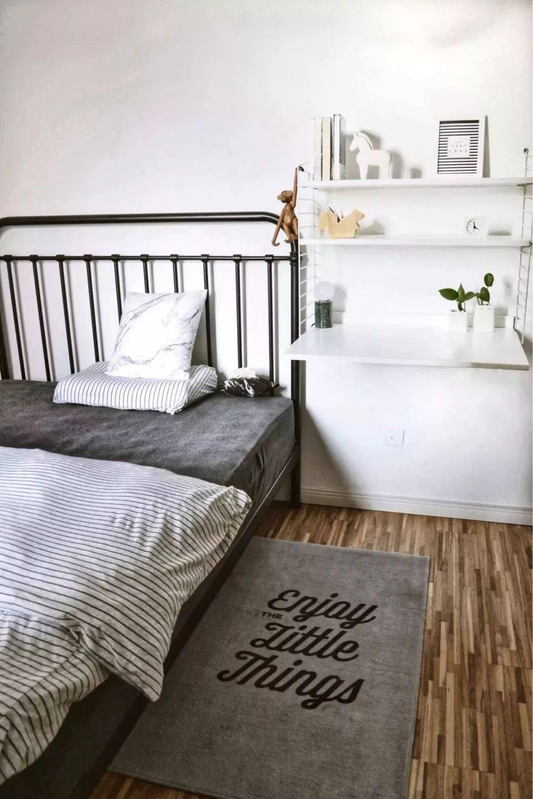 卧室不放床头柜该怎么设计看看这些设计吧