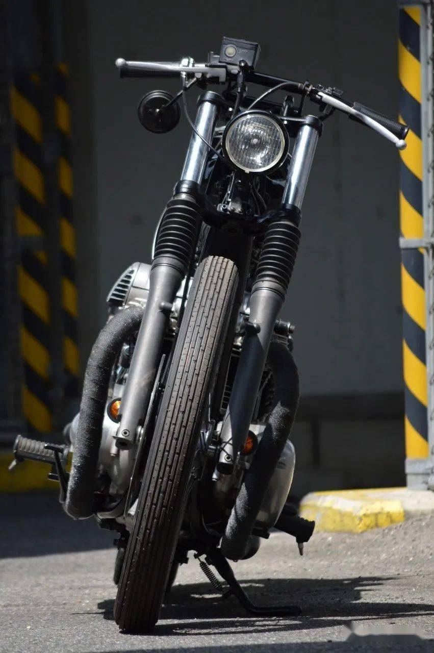 日式:kawasaki w400 bobber | 每日一车