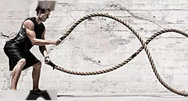 看着好像有点"粗狂"的甩绳却如此高效,热衷于尝试各种运动的维密天使