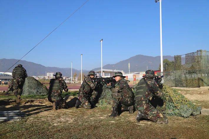 点进来,多图直击火热演兵场_训练