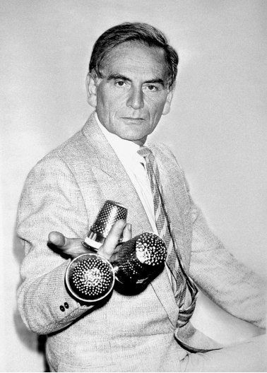 2020的最后,没想到要和皮尔·卡丹告别…他是中国最早的时尚启蒙,法国