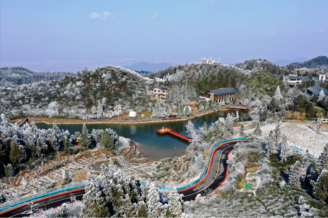 南昌湾里一幕!看到的人都惊呆了……_湖景区