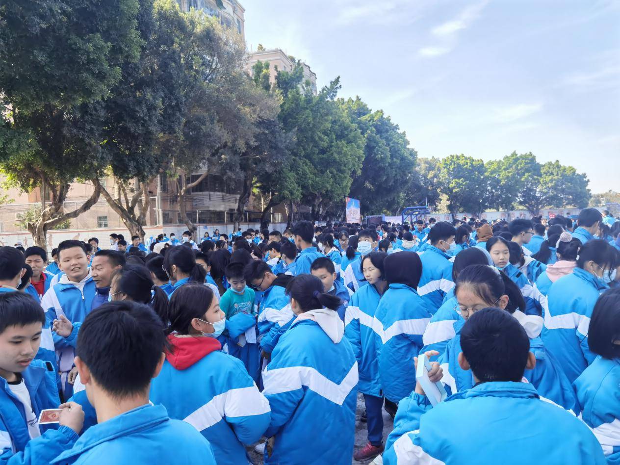 官洲街禁毒普法走进新滘中学,健康文明迎假期