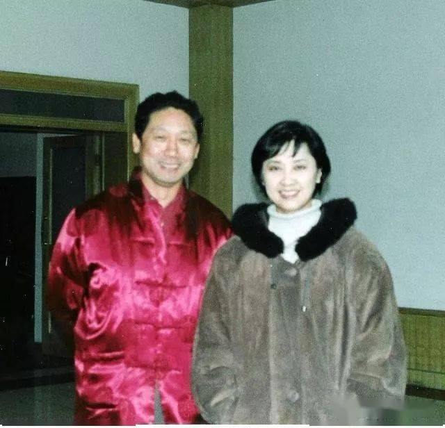 徐少华和他老婆的图片图片