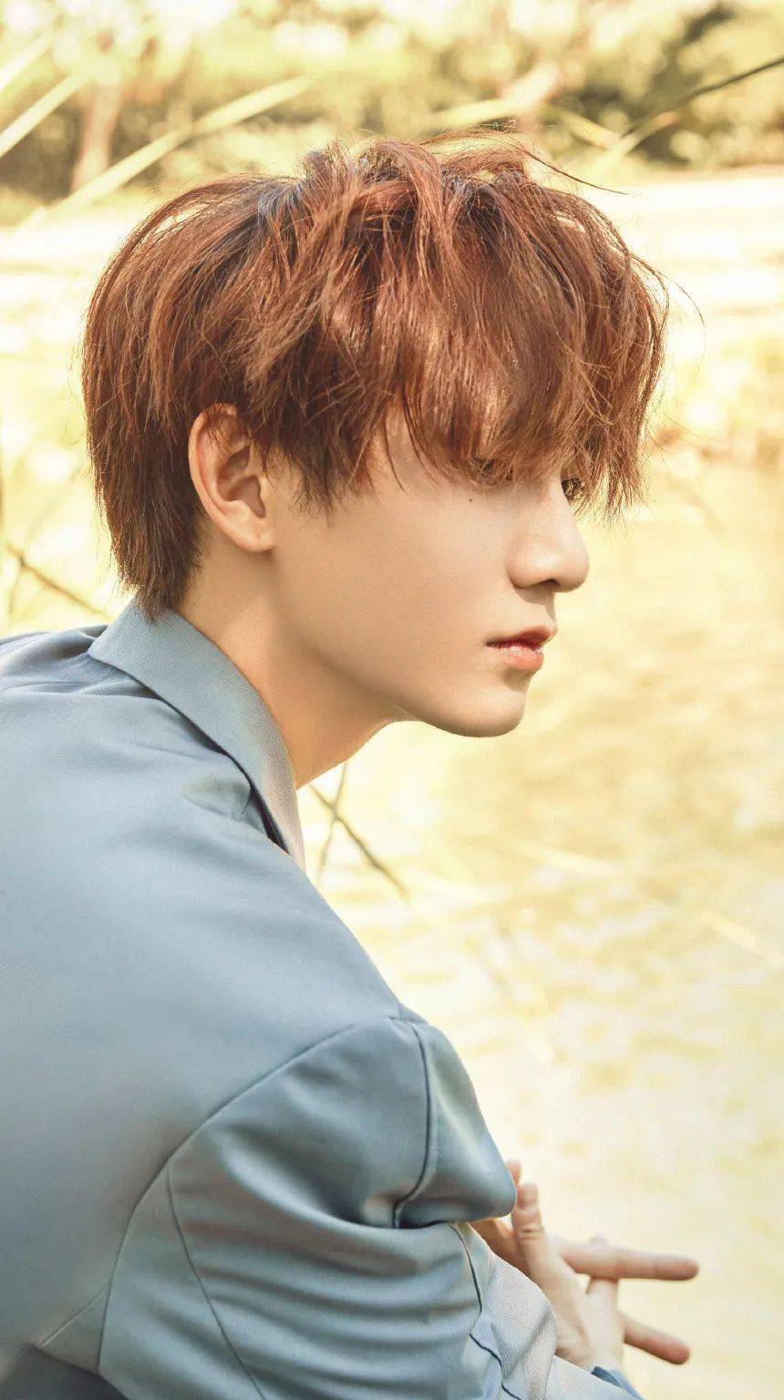 手机壁纸r1se姚琛