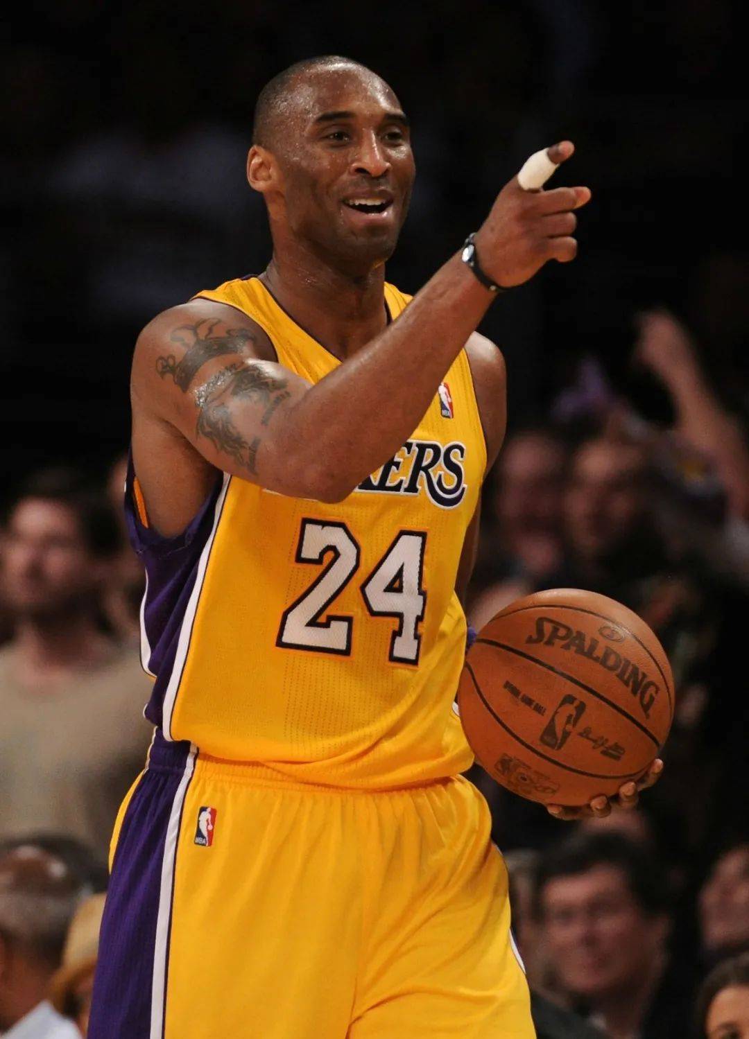 侃鞋丨十年后我们重新穿上了kobe6