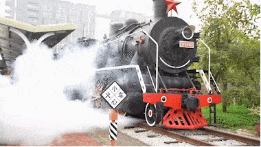 走在火车头工业文化旅游基地,不仅可以打卡拍照,还可以看到工业文明的