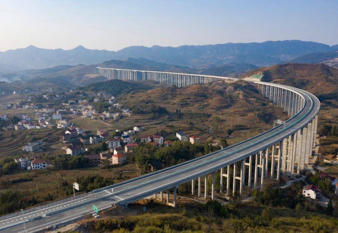 龙琅高速涟源段试运营 春运回家走高速有"新选择"
