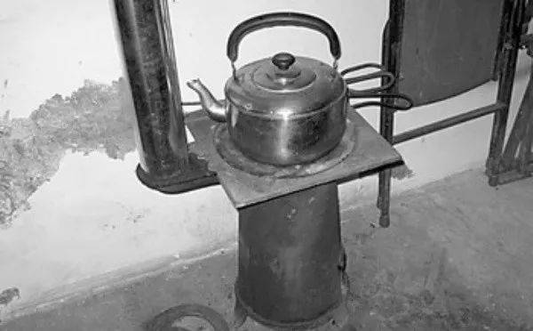 小时候的冬天_炉子