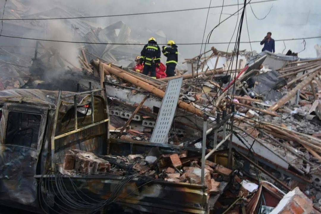 浙江油罐车爆炸致20死30人被问责调查报告公布