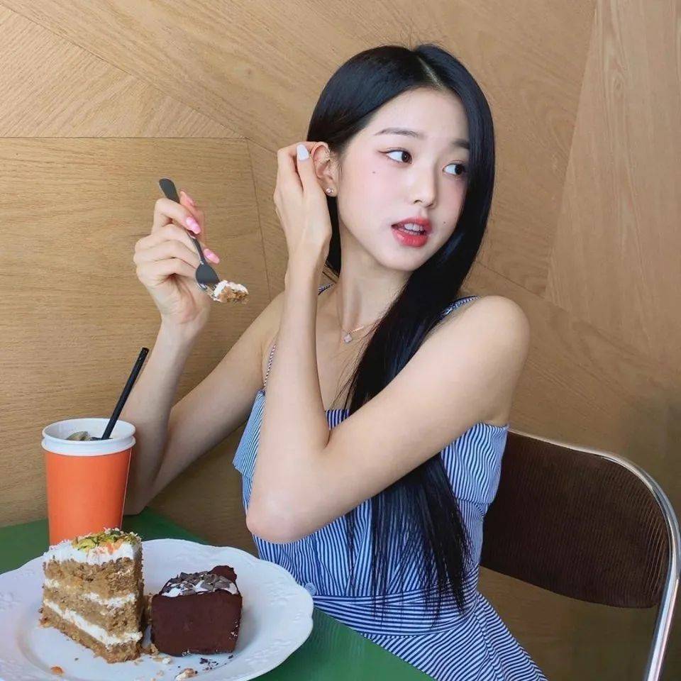 14岁出道即c位妹妹的人生是开挂了吧