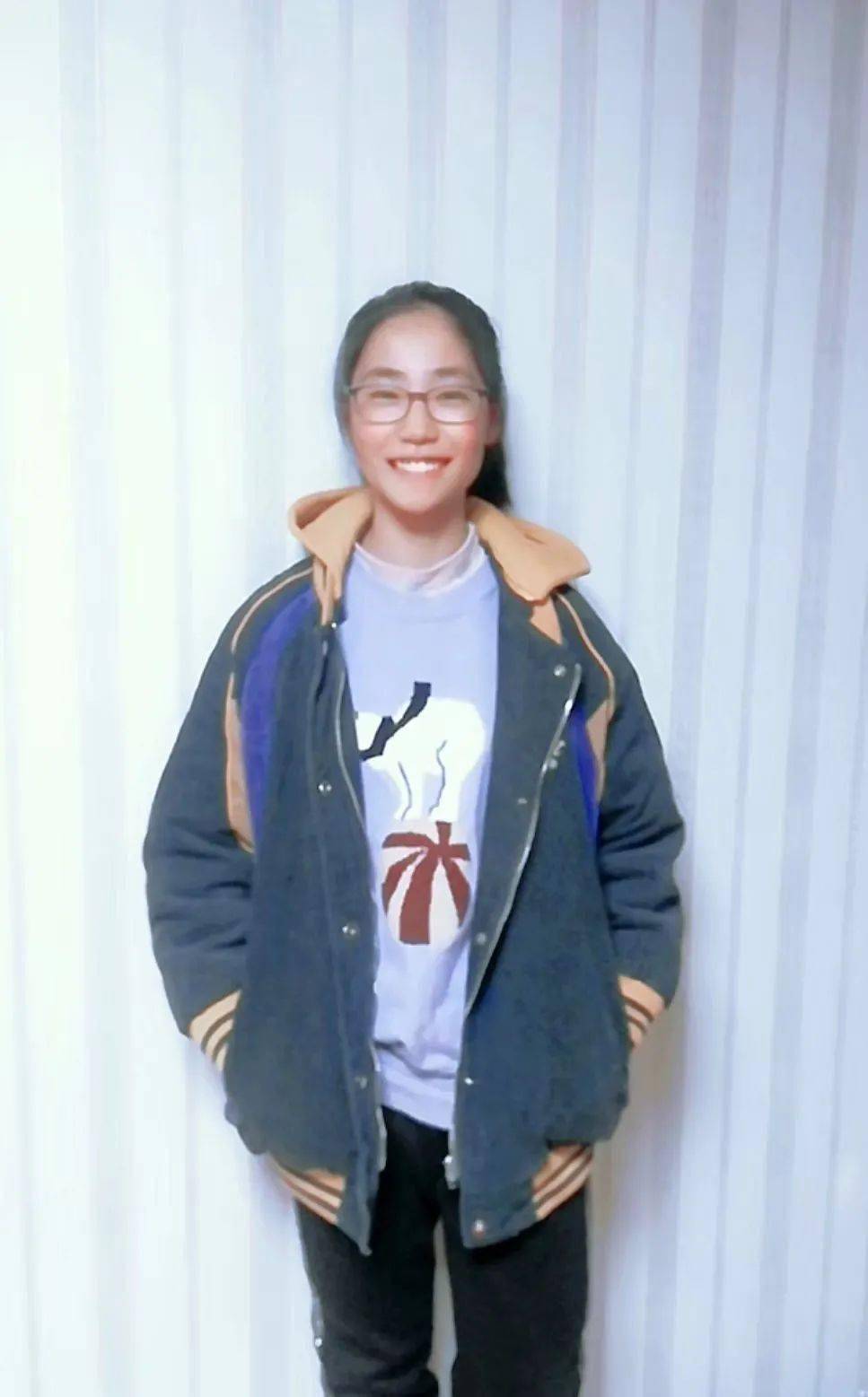 请投票给最美的ta临平一中第七届美丽学生评比活动