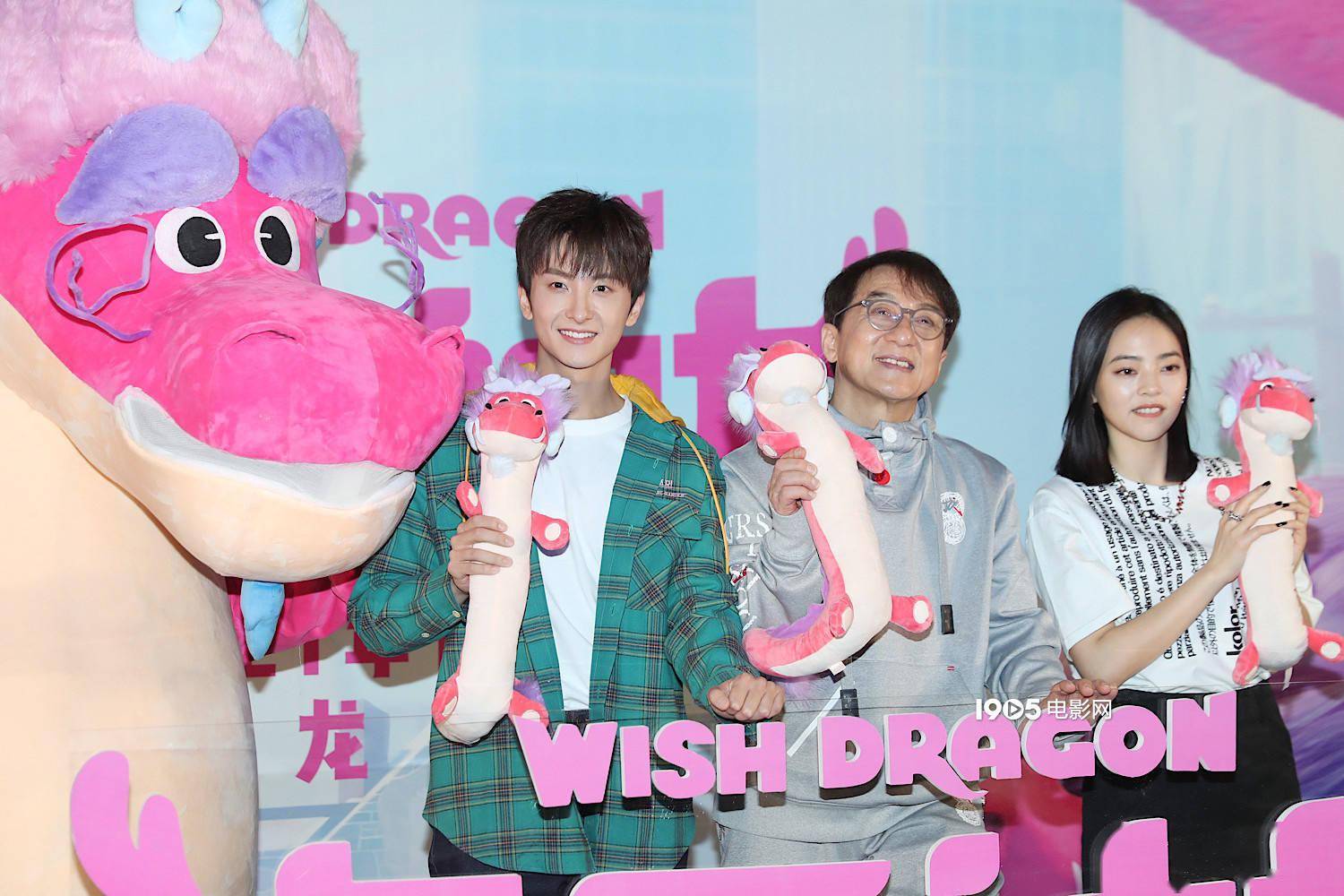 成龙《许愿神龙》配音超三年 现场回应成家班梗