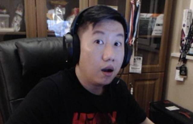 ququ率队参加比赛数据爆表全队称赞国外解说称他是神