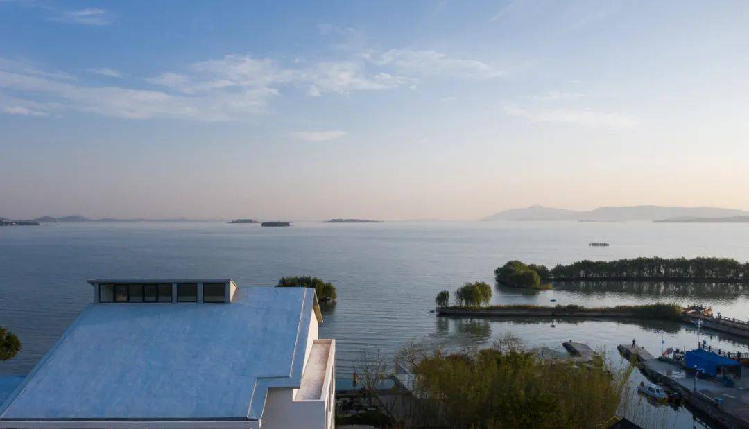 案例分享朱育帆轻舟已过奥雅昆明保利春湖国际生态城可空建筑过云山居