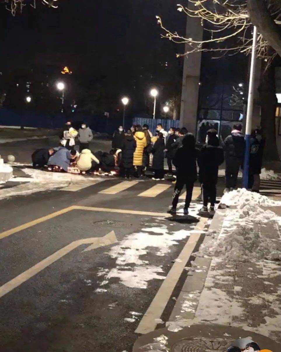 大连理工大学:一名教师驾车在主校区附近撞倒学生致其身亡